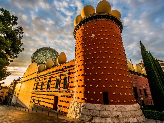 Elegant İspanya & Endülüs Turu Türk Hava Yolları İle 7 Gece (Ekstra Turlar Dahil) (BCN-MAD)