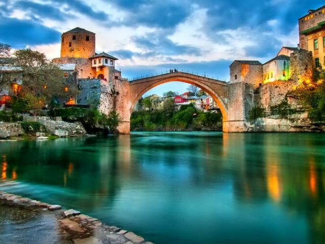 İzmir Çıkışlı Kosovalı Elegant Balkanlar Turu Pegasus Hava Yolları İle 7 Gece (Tüm Ekstra Turlar ve Akşam Yemekleri Dahil) (SKP-SKP)