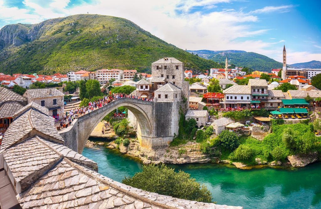İzmir Çıkışlı Kosovalı Baştanbaşa Balkanlar Ajet Hava Yolları İle 7 Gece (Çevre Gezileri, Ekstra Turlar ve Akşam Yemekleri Dahil)