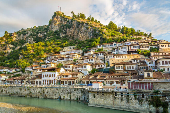 İzmir Çıkışlı Kosovalı Elegant Balkanlar Turu Pegasus Hava Yolları İle 7 Gece (Tüm Ekstra Turlar ve Akşam Yemekleri Dahil) (SKP-SKP)