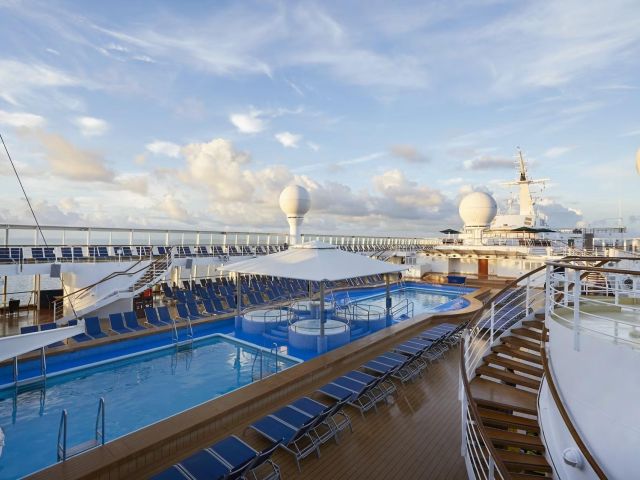 Norwegian Sun ile Büyük Baltık Başkentleri Turu Pegasus Hava Yolları ile 9 Gece (24 Haziran)