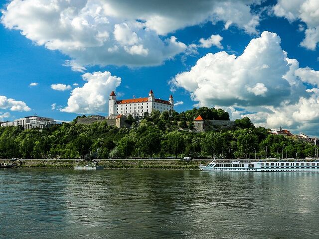 Süper Promosyon Express Prag & Viyana & Budapeşte Orta Avrupa Turu Pegasus Hava Yolları ile 4 Gece (Prag Gider - Budapeşte Döner)